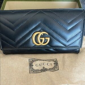 Brand new black leather Gucci Wallet